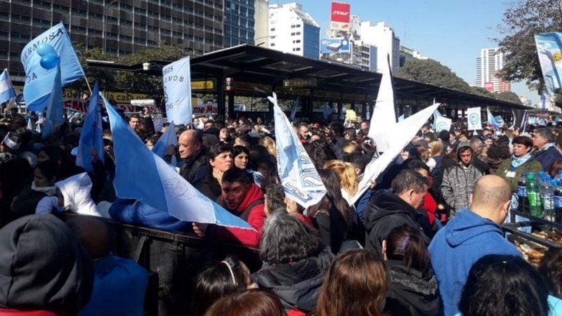 Una multitud se manifestó en el Obelisco en contra de la legalización del aborto