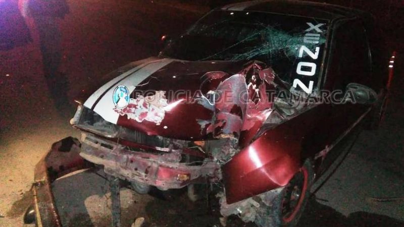 Estrelló el auto contra un poste en la ruta 40, en Belén