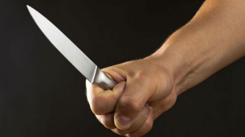 Amenazó de muerte a un hombre con una navaja