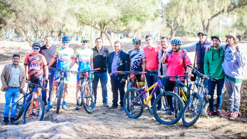 Ciclistas ya usan el nuevo Pump Track del Parque Adán Quiroga