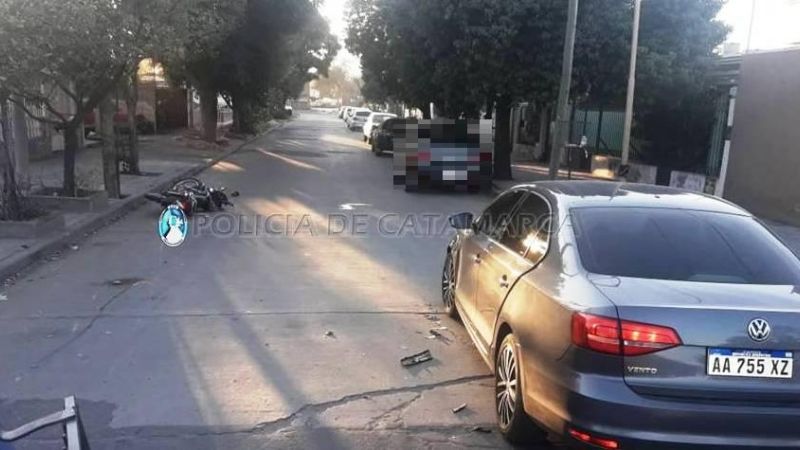 Motociclista herido tras chocar con un auto