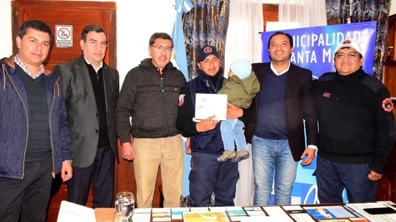 Beneficios y reconocimiento a Bomberos Voluntarios de Santa María
