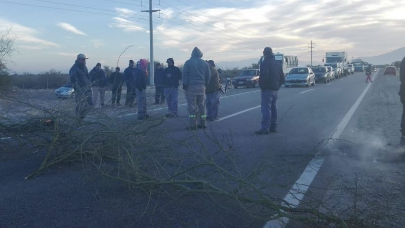 Piquete de trabajadores agrícolas en Mutquín