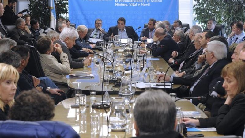 Sin acuerdo, Trabajo dispuso un 25% de aumento para el salario mínimo