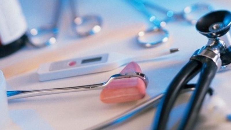 Por la suba del dólar, los insumos médicos subieron cerca de un 40%