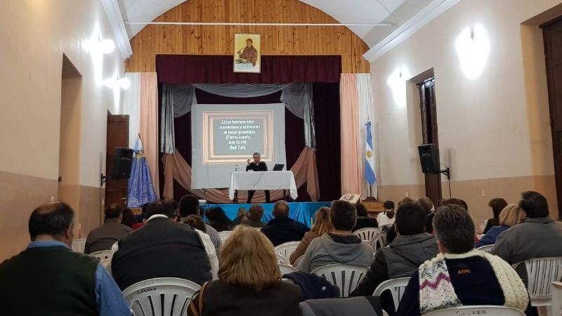 Exitoso curso bíblico en el mes dedicado a las Sagradas Escrituras