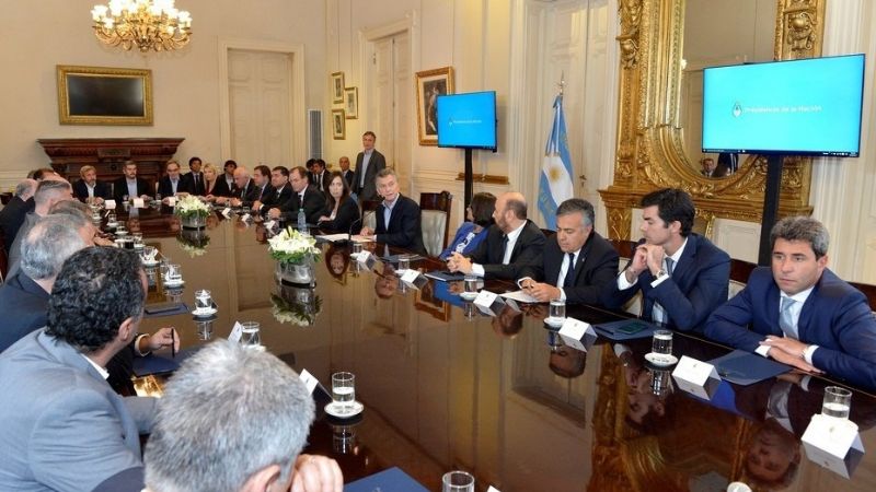 Macri con los gobernadores: habrá foto pero no firma y se seguirá negociando
