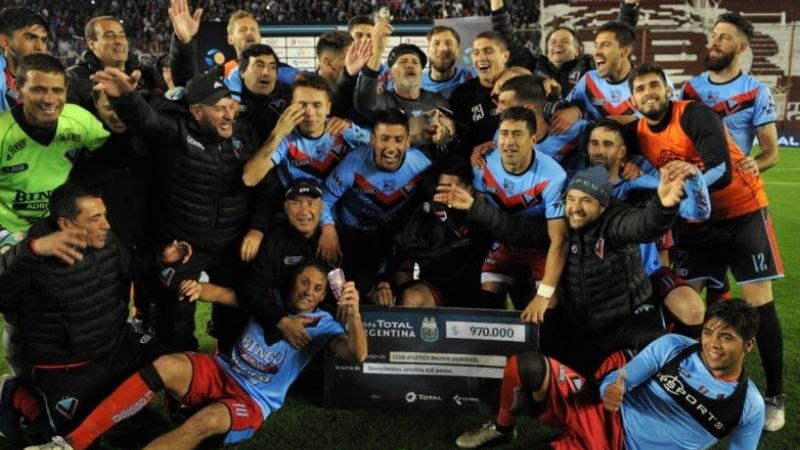 Brown de Adrogué eliminó a Independiente por penales