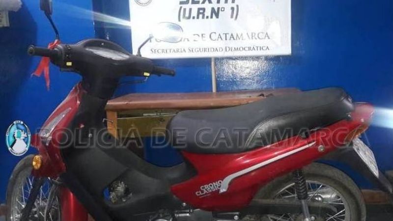 Encontraron una moto robada abandonada en un descampado