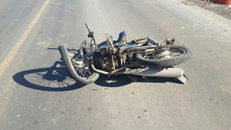 Motos protagonizaron un accidente y dos personas terminaron con heridas