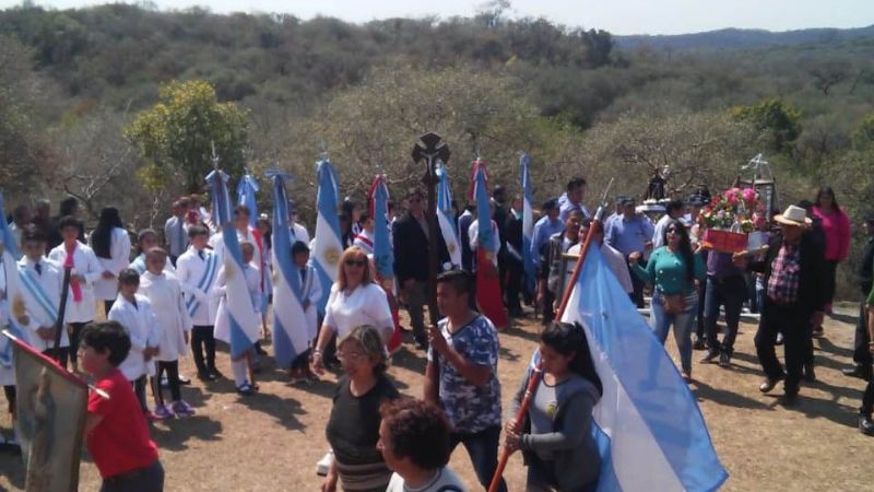 Multitud de fieles y más de un centenar de jinetes en el cierre de festividades en El Alto