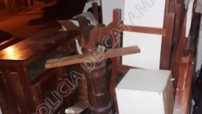 Encuentran una casa, gran cantidad de muebles de algarrobo robados