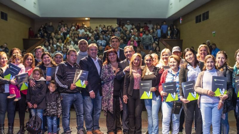 Más de 200 familias beneficiadas por la regularización dominial