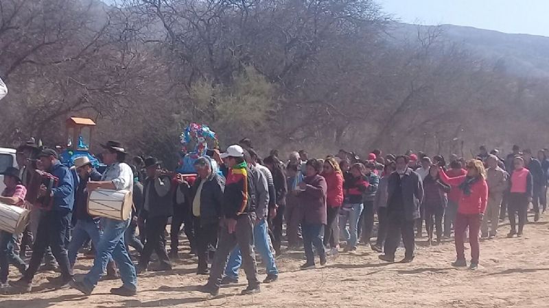 Misachicos pusieron música y color a las fiestas patronales en Vis Vis