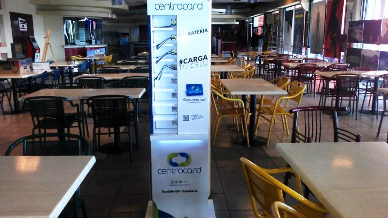 Mejoras en la Terminal y ponen en funcionamiento tótems de carga de celulares