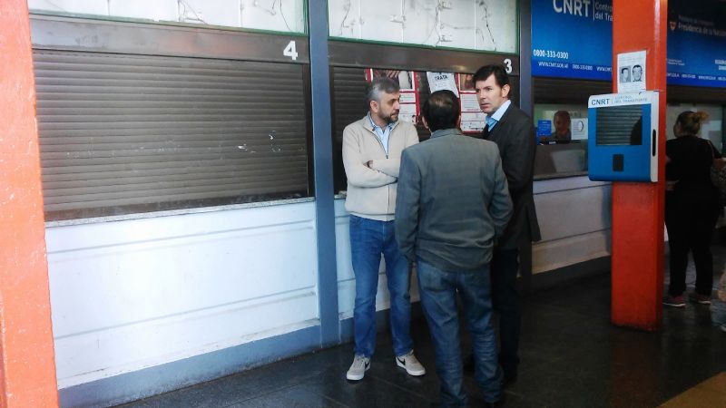 Mejoras en la Terminal y ponen en funcionamiento tótems de carga de celulares