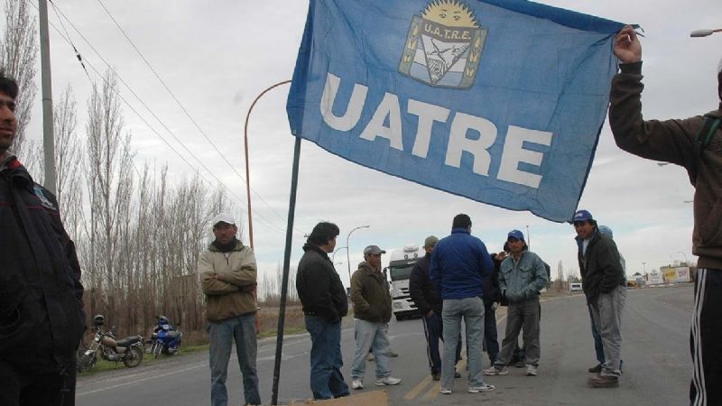 UATRE cerró la paritaria con un aumento del 28% para peones de campo