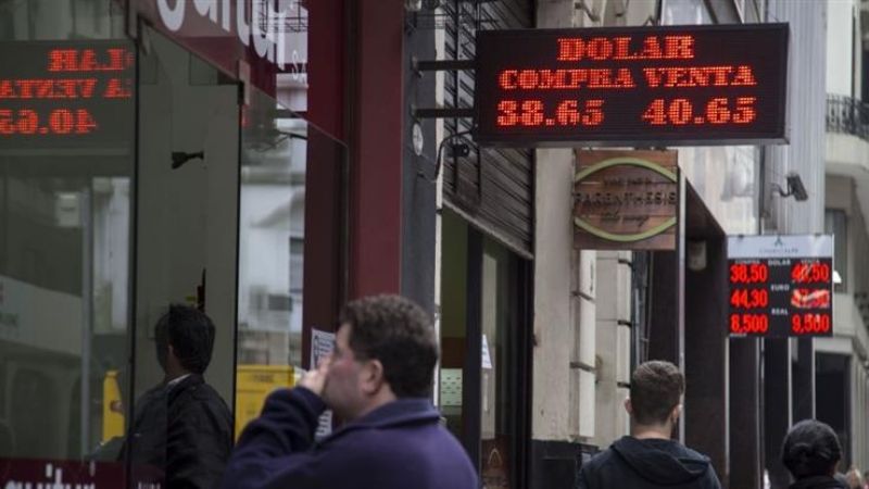 El Central sacrificó u$s 395 M, pero el dólar igual subió al récord de $ 40,53