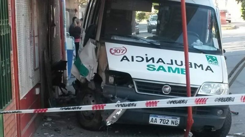 Tremendo choque en Av. Mariano Moreno