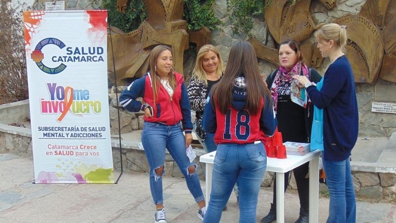 Consejos y entrega de preservativos en la Semana del Estudiante