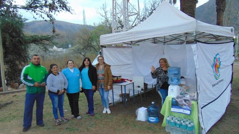 Consejos y entrega de preservativos en la Semana del Estudiante
