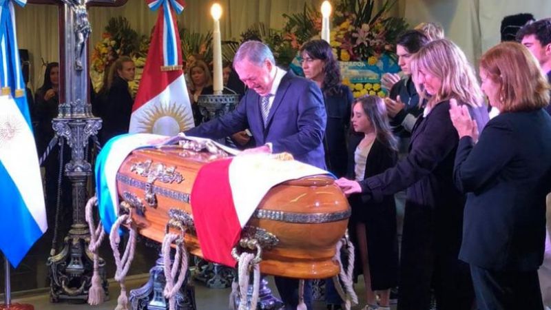 Despiden los restos de José Manuel De La Sota