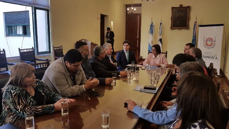 Lucía se reunió con la CGT y abrirán las paritarias
