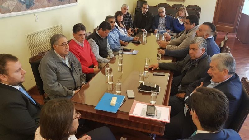 Lucía se reunió con la CGT y abrirán las paritarias