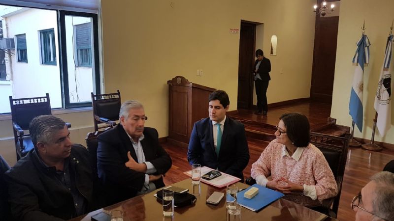 Lucía se reunió con la CGT y abrirán las paritarias
