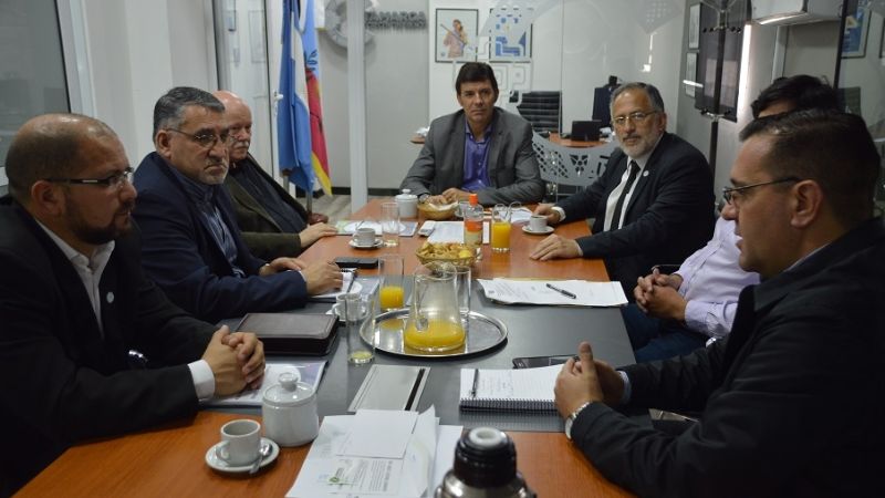 Senadores del FCS se reunieron con el ministro de Servicios Públicos