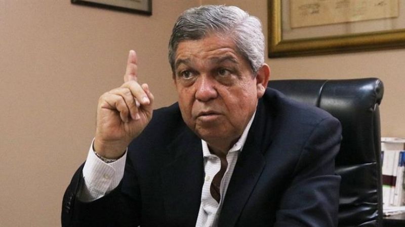 El padre de la dolarización de Ecuador recomendó abandonar el peso