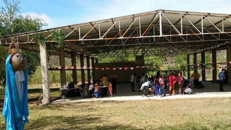 Barrileteada dedicada a la Virgen en Banda de Varela
