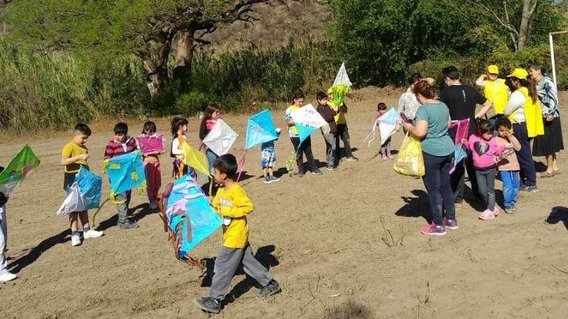 Barrileteada dedicada a la Virgen en Banda de Varela