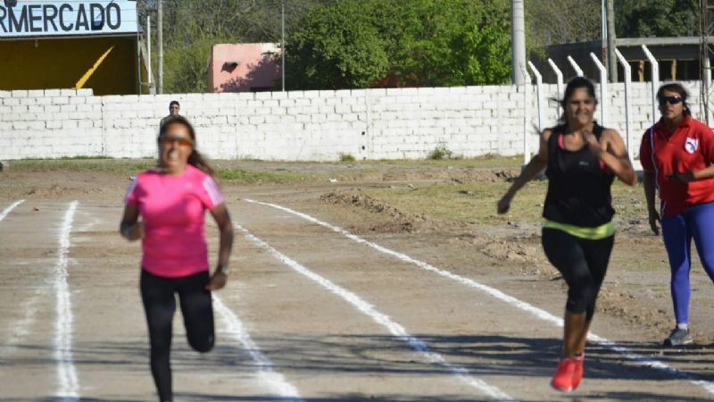 Encuentro regional de escuelas técnicas en Recreo