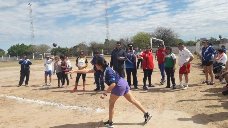 Encuentro regional de escuelas técnicas en Recreo