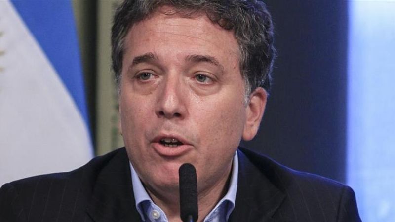 En agosto, el déficit fiscal primario cayó 58% y el financiero bajó 54%