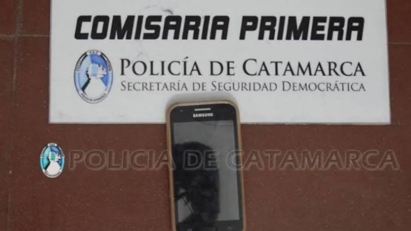 Aprehendieron a una mujer que robó un celular