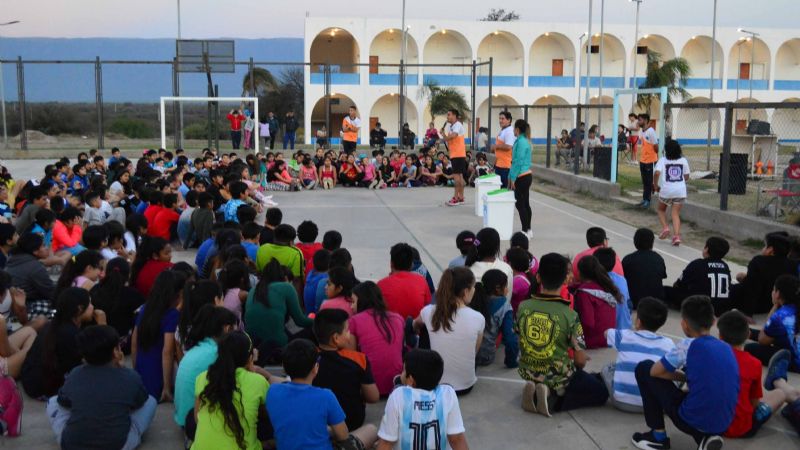 Lucía lanza “Jugamos, Aprendemos y Compartimos Nuestras Cosas”