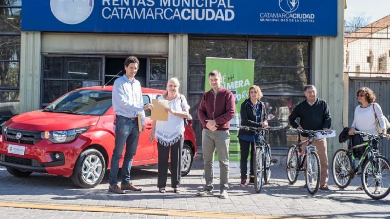 Entregaron el tercer auto del Programa “Cumplí y Poné Primera”