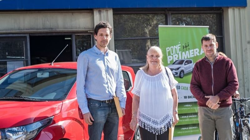 Entregaron el tercer auto del Programa “Cumplí y Poné Primera”