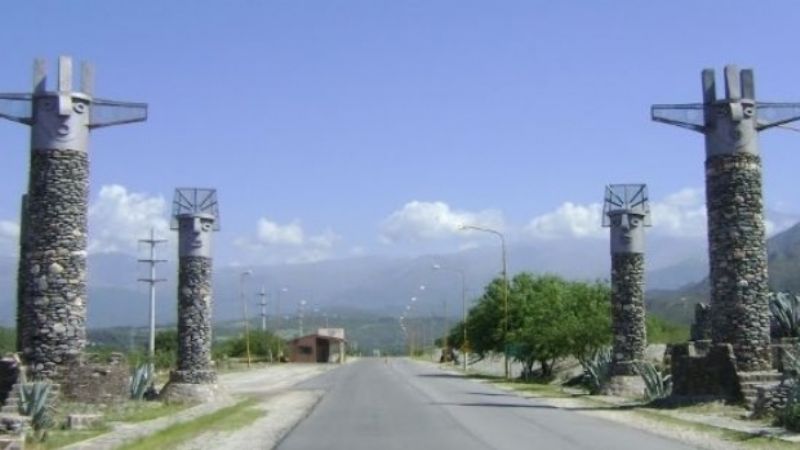 Motociclista murió al chocar contra un camión en Andalgalá