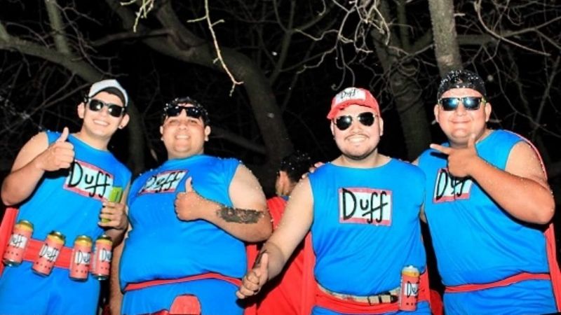 La noche de las Promos: Camionazo de Estudiantes en Recreo