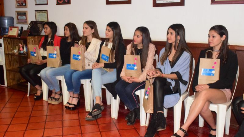 Las reinas de los estudiantes realizan distintas actividades en Santa María