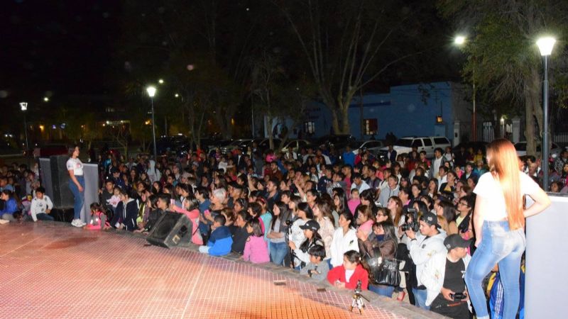 Las reinas de los estudiantes realizan distintas actividades en Santa María