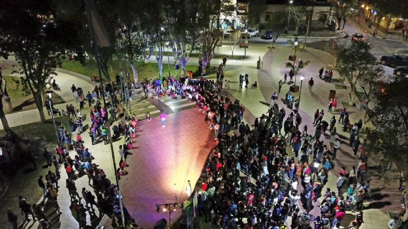 Las reinas de los estudiantes realizan distintas actividades en Santa María
