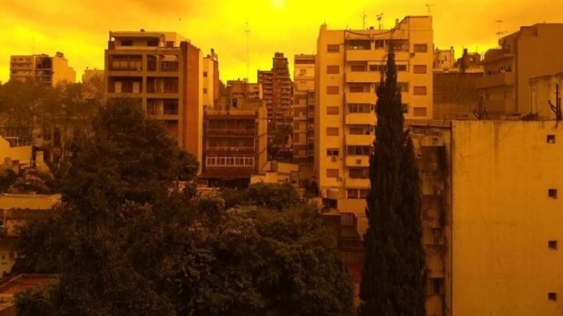 El cielo se puso amarillo con la tormenta y fue furor en redes