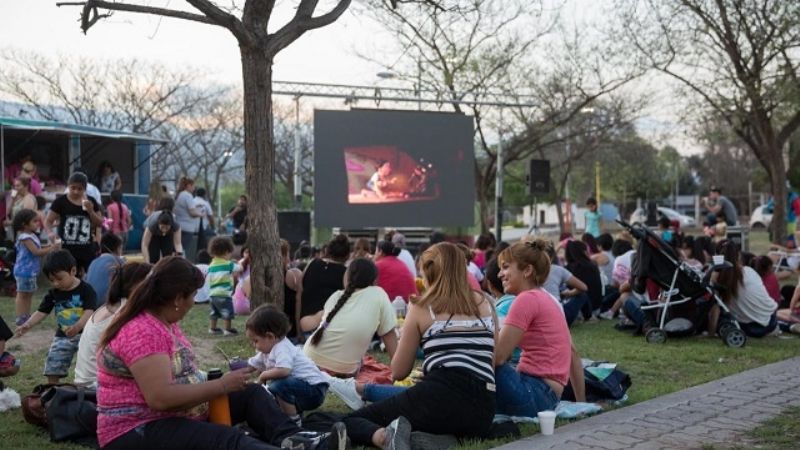 Pusieron en marcha el “Cine Social” en el Parque de los Niños