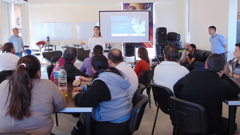 Un taller para generar ideas sobre uso responsable de servicios públicos