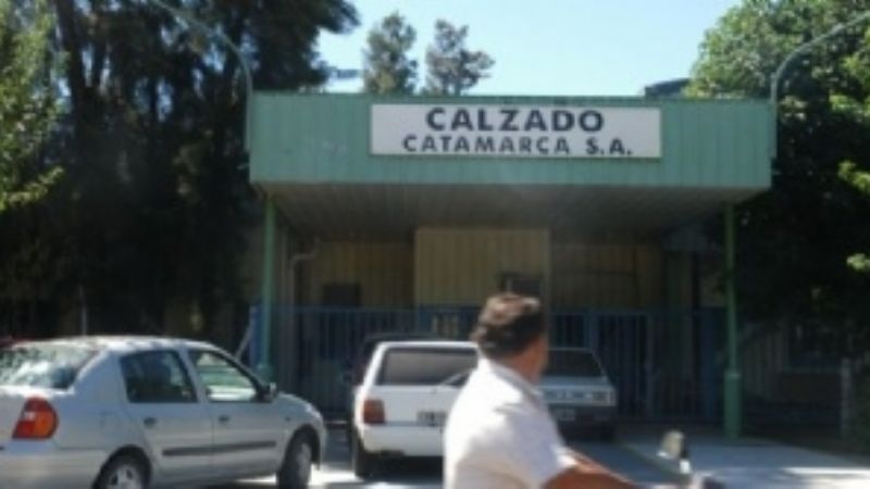 Buscan soluciones para los despedidos de Calzados Catamarca