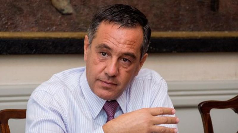 Internan de urgencia al ministro de Educación de la Nación